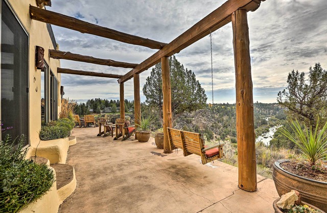 Adobe Home - River & Mtn Views w/ Hot Tub!