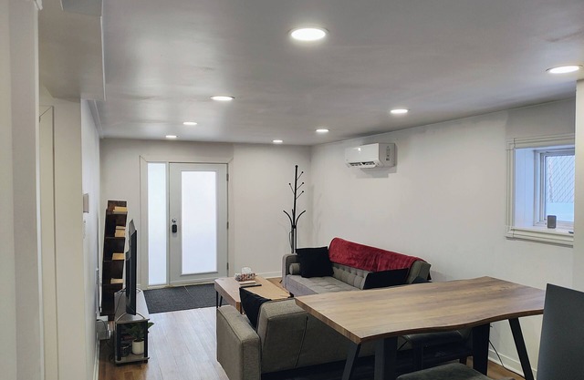 Adorable 1-Bedroom in Laval