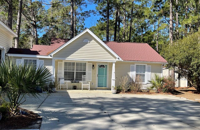 Adorable 2-bdr Carriage House with private hottub