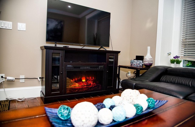 Adorable 2 Bdrm Suite In The Heart of Surrey Guildford