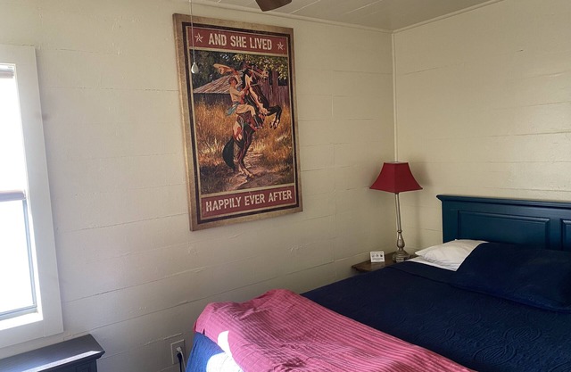 Adorable 2 Bedroom Adobe Cabin on Fishing Property
