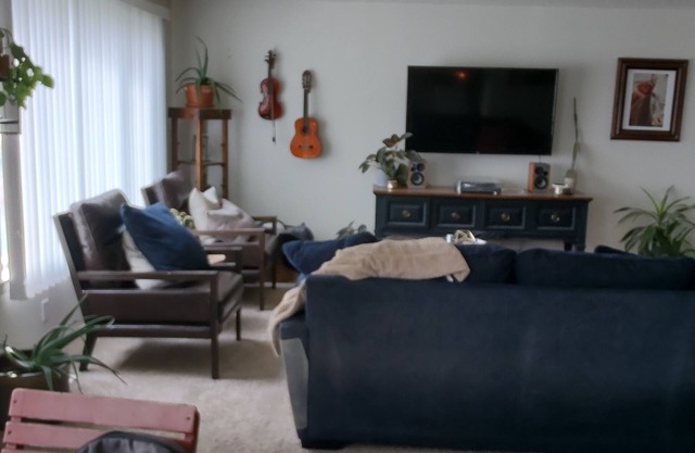 Adorable 3 Bedroom/1 Bath In Town Nampa Idaho. Arcade room!