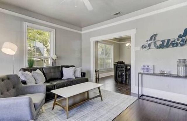 Adorable 3BR 1930s bungalow centrally located