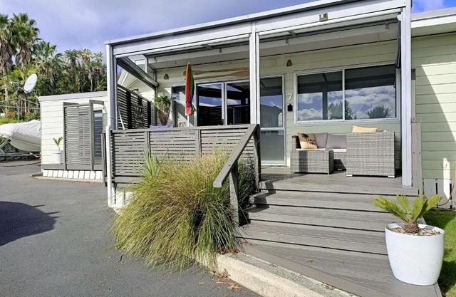 Adorable Beach Unit Stanmore Bay
