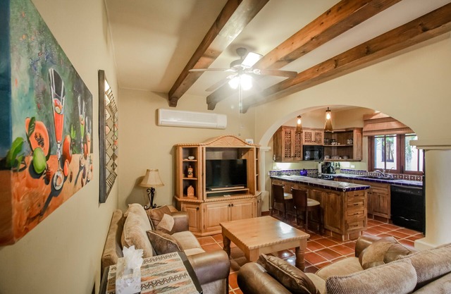 Adorable Dog-Friendly Home w/ a Rooftop Patio, Outdoor Kitchen, & Free WiFi