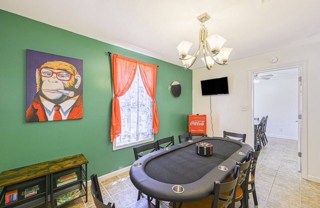 Adorable home in the trees with lake access nearby & firepit - dog-friendly