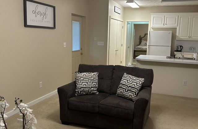 Adorable Luxury 1 Bedroom