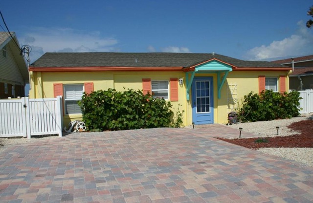Adorable North Beach Home - Oceanfront by Ocean Properties