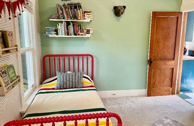 Adorable Ravenna home close to UW,