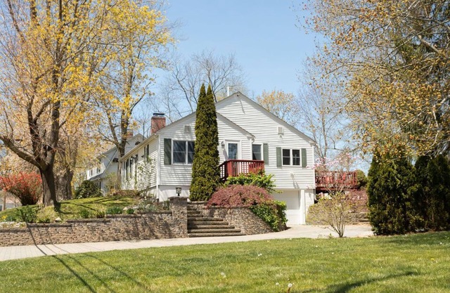 Adorable rental in York Village