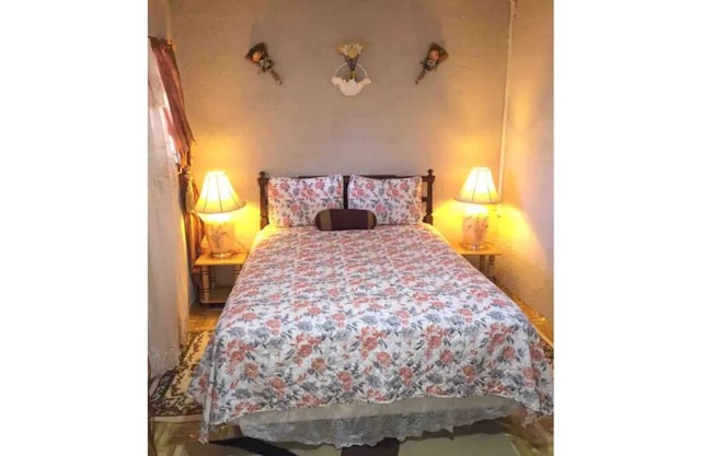 Adorable self contained room with private entrance