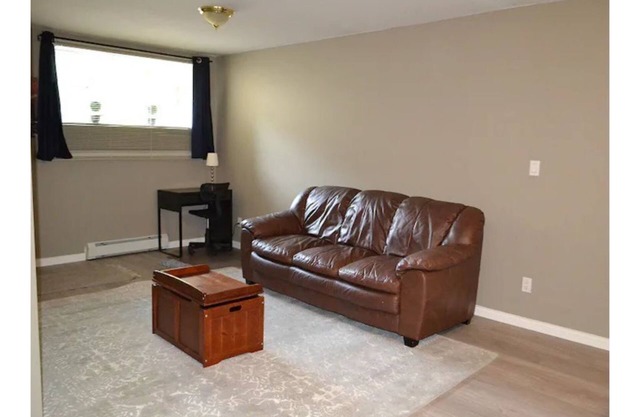 Adorable spacious 1 bdrm suite