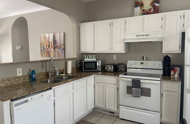 Adorable STL Home on the Hill!