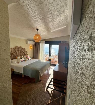 ADOS Otel