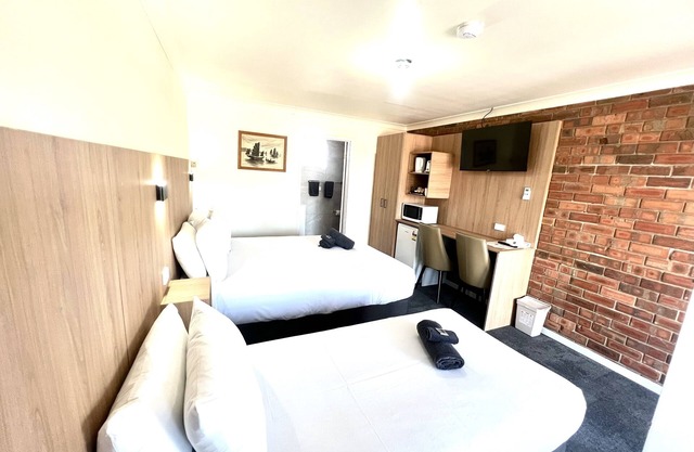 Adrian Motel