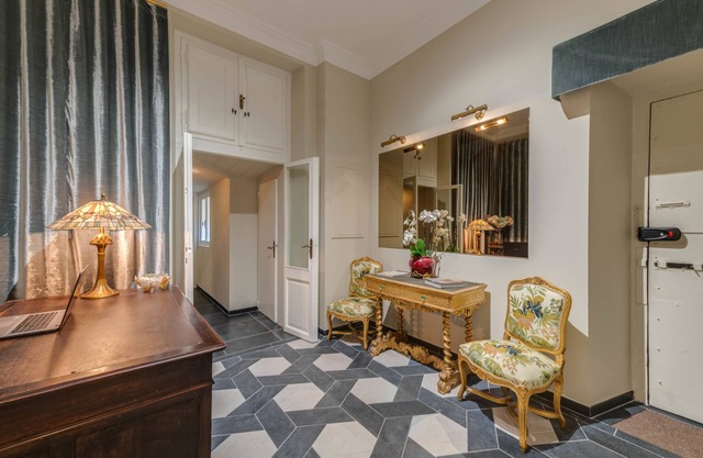 Adrianus Hotel