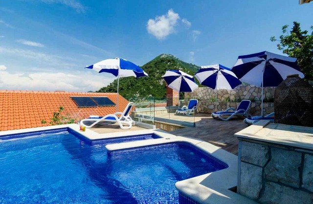 Adriatic-house & seaview pool