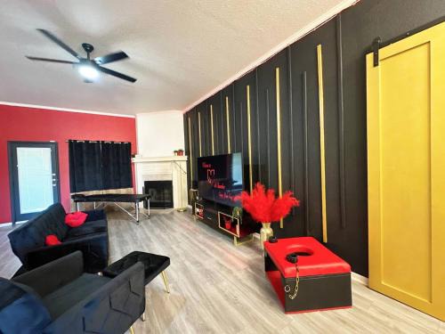 Adult-only Kink Suite Jacuzzi Spa King Bed