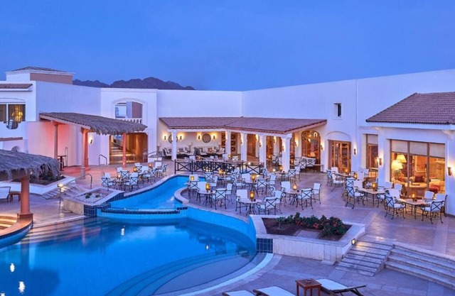 Adults-Only Oasis l 4-Rooms with Seaview + Pools, Full Spa & Tennis Access