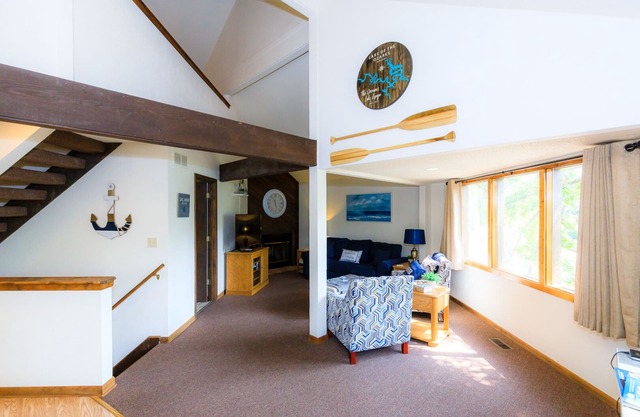 Adventure Awaits, Private Stand-alone Villa with Boat slip