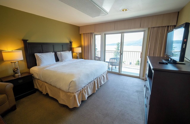 Adventure Awaits—Secluded Orcas Island Stay | Hillside 1951