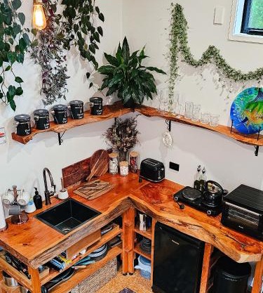 Adventurer's Chest - Pohutukawa