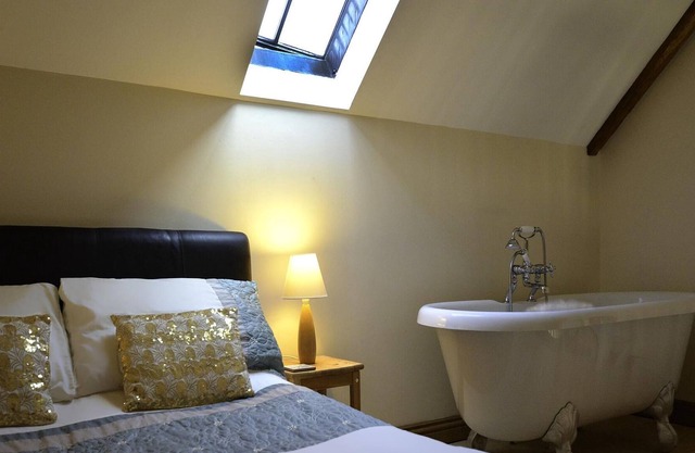 Granero-Romántico-Baño Privado-Vista a la Montana-Adventurers Abode