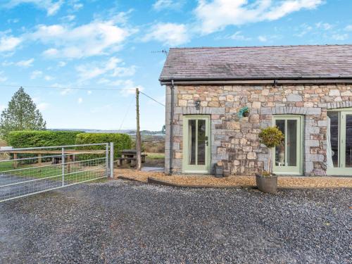 Adventurers Abode - Uk48387