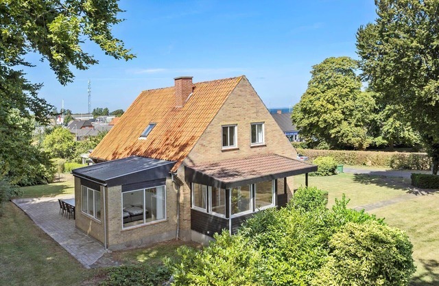 AE269 Søby Ærø - Alleén 2