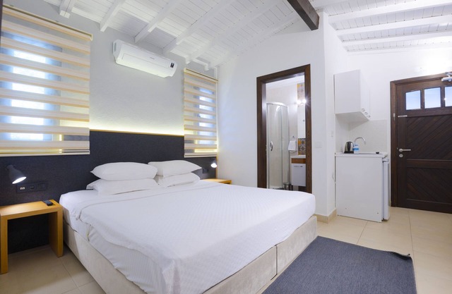 Bungalow-Confortable-Baño Privado-Vista al Jardín-Double Bungalow