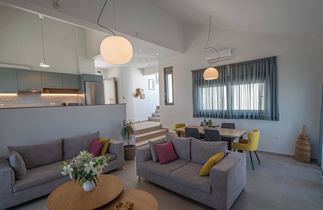 Aelia home, brand-new cozy residence near the sea