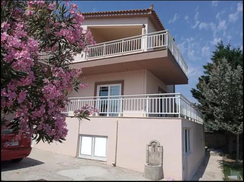 Aeolian Retreats - Rural Villa