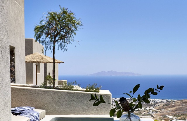 Aeon Suites - Adults Only