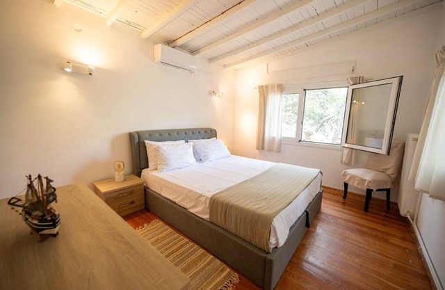 Aeraki Cottage at Heraion Lagoon