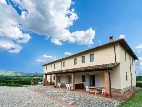 Aesthetic Farmhouse in Bucine with Barbecue