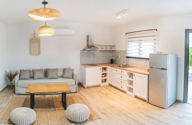 Aesthisis Sensational Accommodation