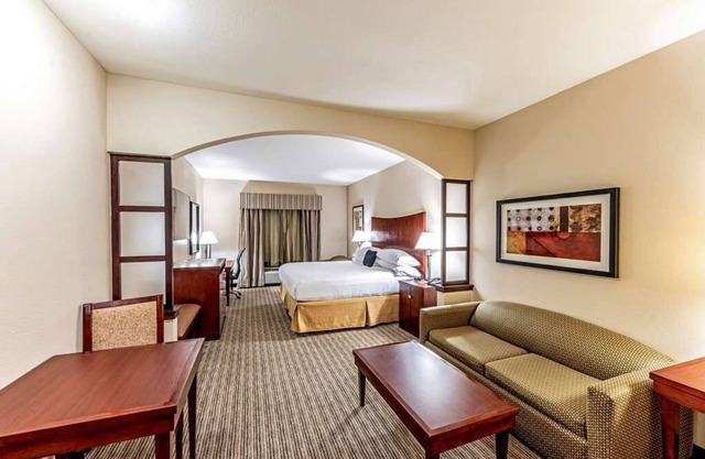 Affordability Meets Comfort at Red Lion Inn & Suites Mineral Wells, Free Parking