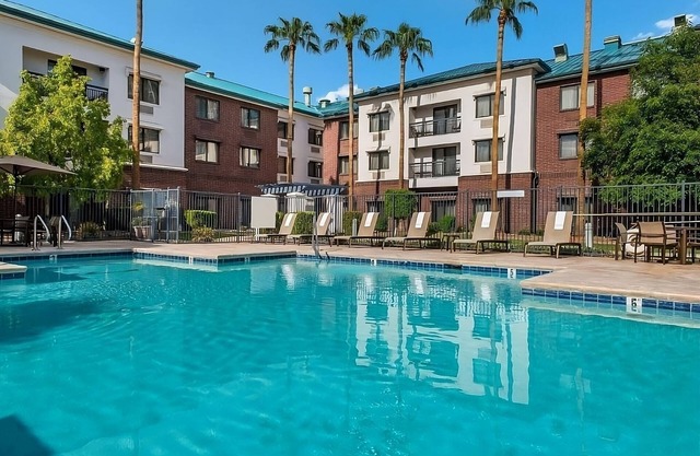 Affordability Meets Comfort! Two Relaxing Units, Swimming Pool, Pet-friendly!