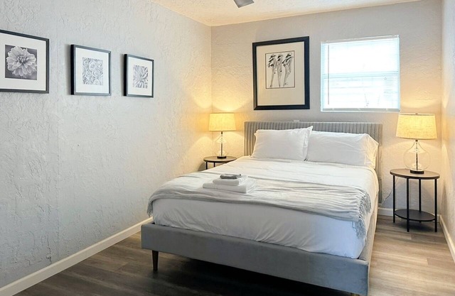 Affordable OKC 1BR | Walk to Paseo Arts District w/ Full Kitchen and Smart TV#20B