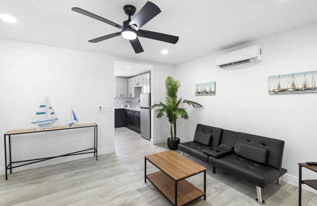 Save 32%! 1BR Pet Friendly Near UCF + Wi-Fi