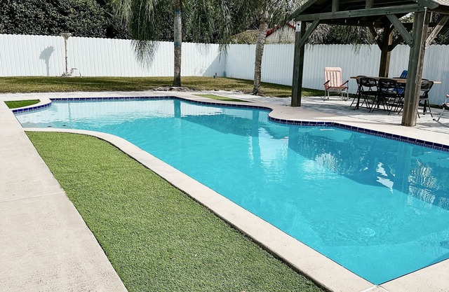 Asequible Casa de 3 dormitorios W / piscina privada. Minutos de los parques temáticos de Orlando