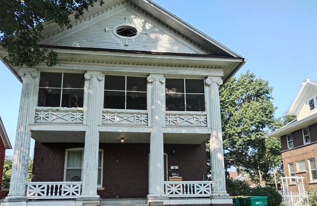 Affordable Accommodation, few minutes from US Postal Office, Main Street