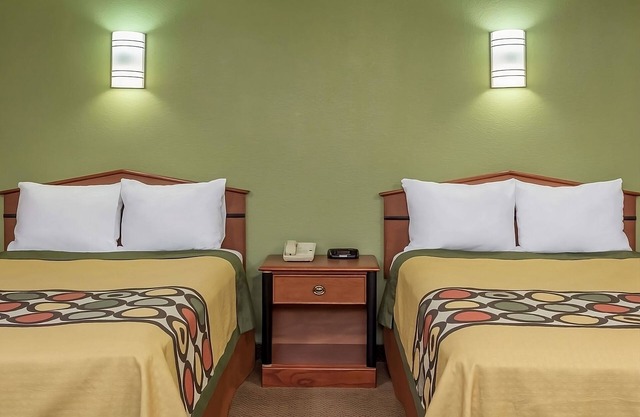 Affordable and convenient unit in Knights Inn Franklin Ave Waco, Parking, Pet--Friendly! Near Cameron Park & Zoo