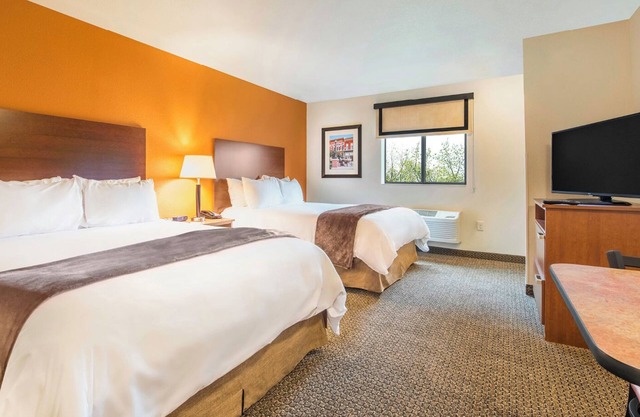 Affordable Billings Stay w/ Kitchen – Pet-Friendly Room Near Parks & Attractions