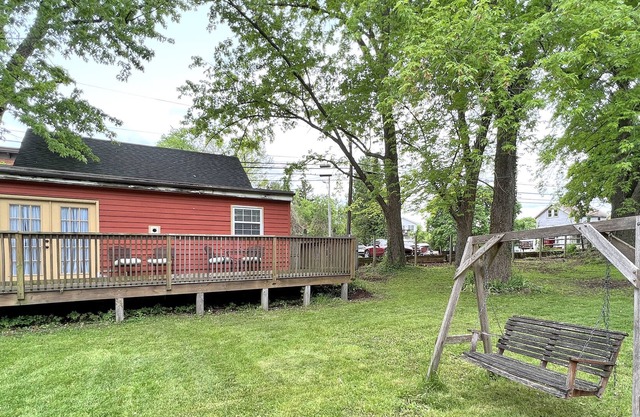 Affordable comfy cottage. Pet-friendly!