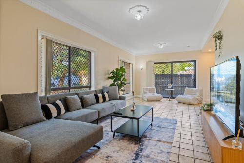Affordable Convenient Stay 4Beds with Ducted AC