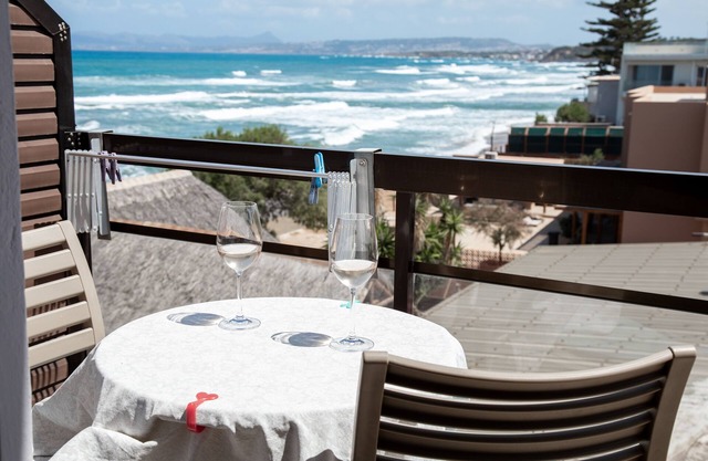 Affordable double room w/sea view on Agia Marina beach