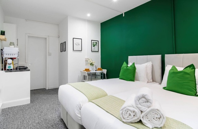 Affordable En-Suite Studio Rooms in London, N14 2C