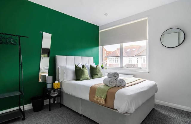 Affordable En-Suite Studio Rooms in London, N14 5A