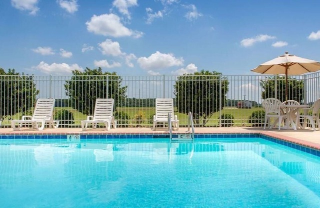 Affordable Getaway! in Knights Inn Bunkie! Pool, Free Parking, Free Breakfast